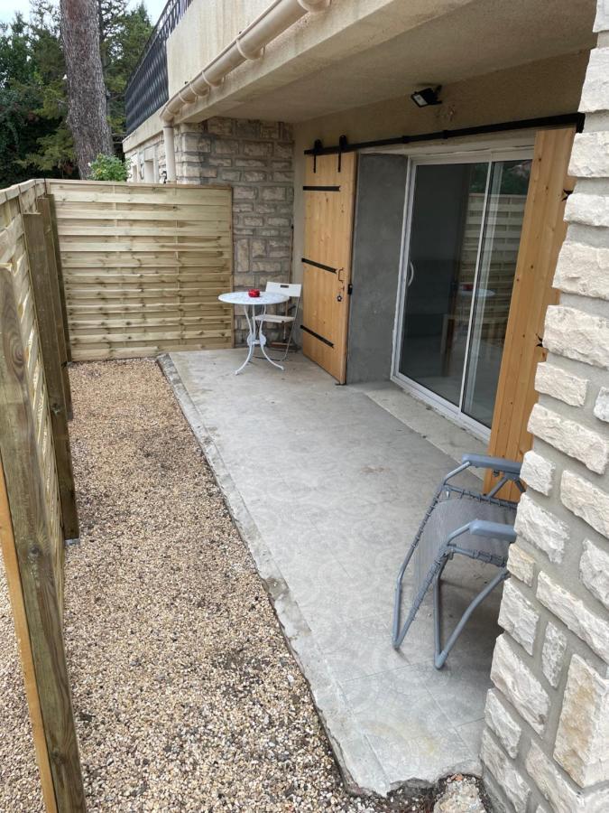 Joli Logement Au Pied Des Alpilles Eyguières Exteriör bild